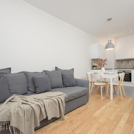 Srodmiescie Warsaw Muranow Apartments With Parking By Noclegi Renters Esterno foto