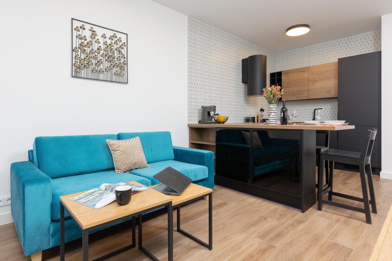 Srodmiescie Warsaw Muranow Apartments With Parking By Noclegi Renters Esterno foto