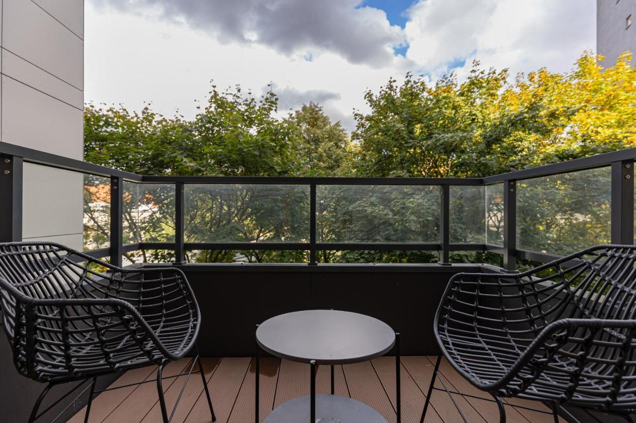 Srodmiescie Warsaw Muranow Apartments With Parking By Noclegi Renters Esterno foto