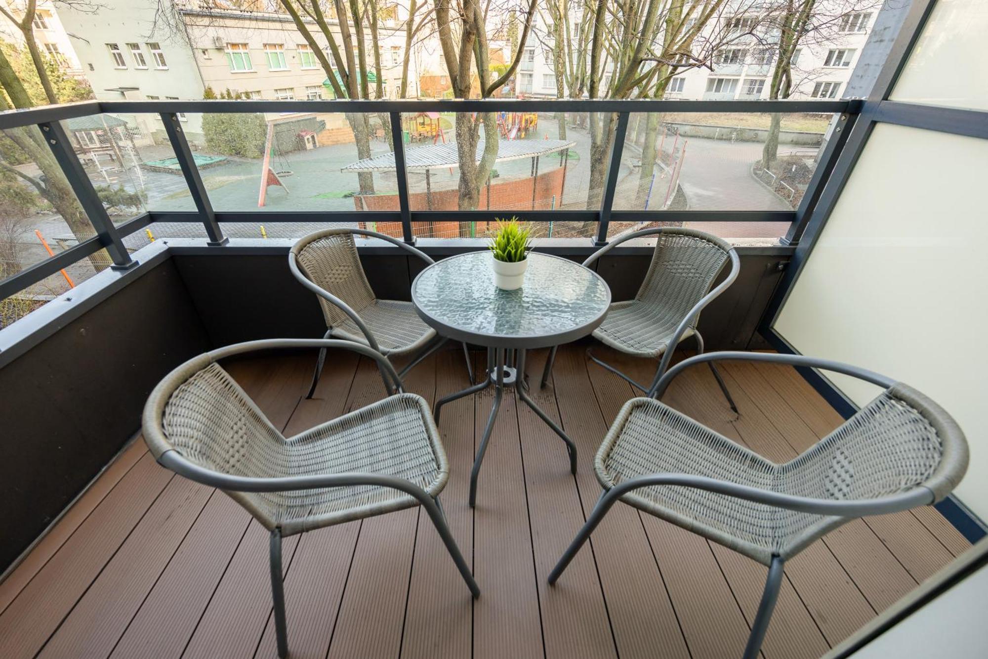 Srodmiescie Warsaw Muranow Apartments With Parking By Noclegi Renters Esterno foto