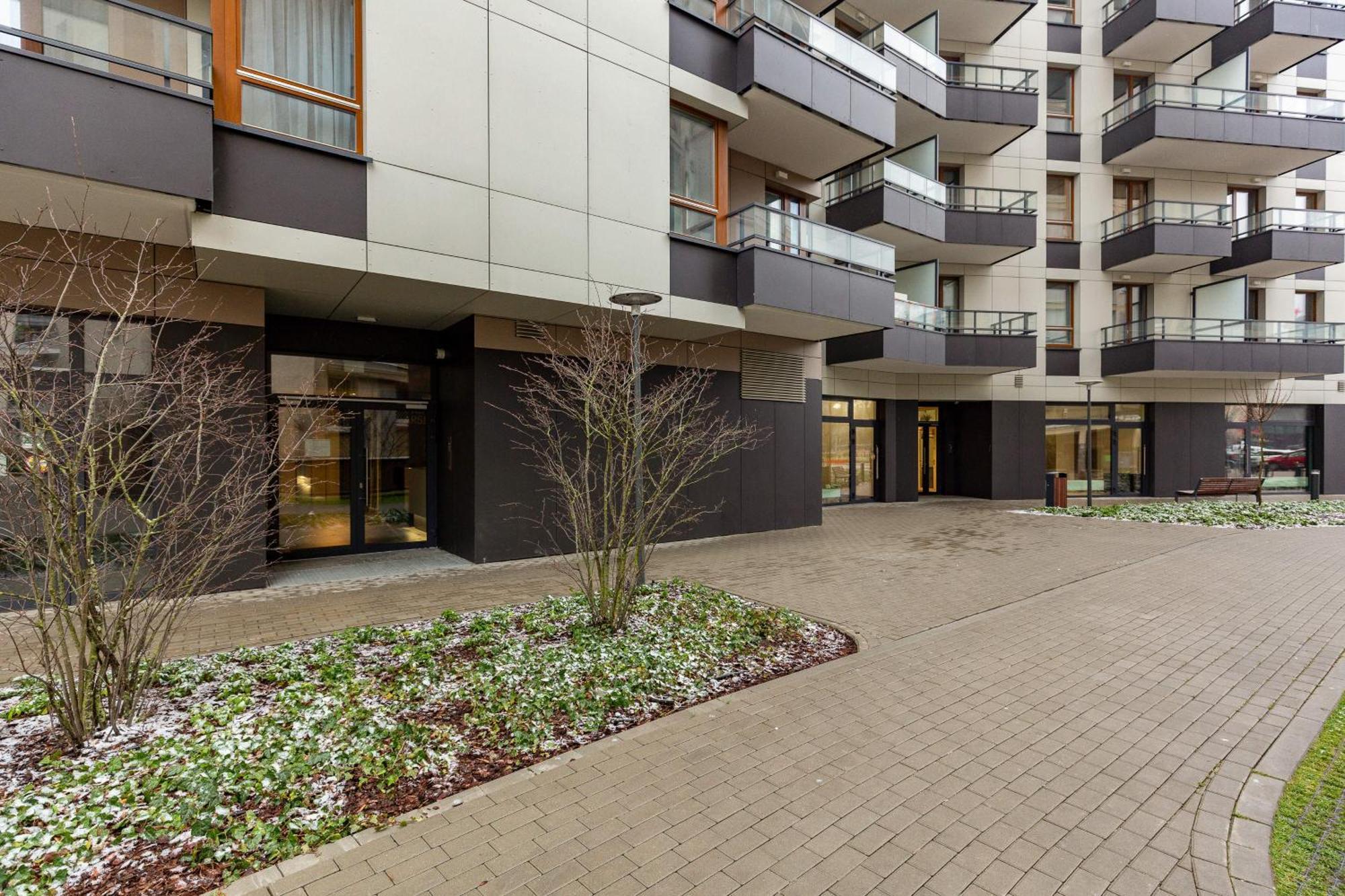 Srodmiescie Warsaw Muranow Apartments With Parking By Noclegi Renters Esterno foto
