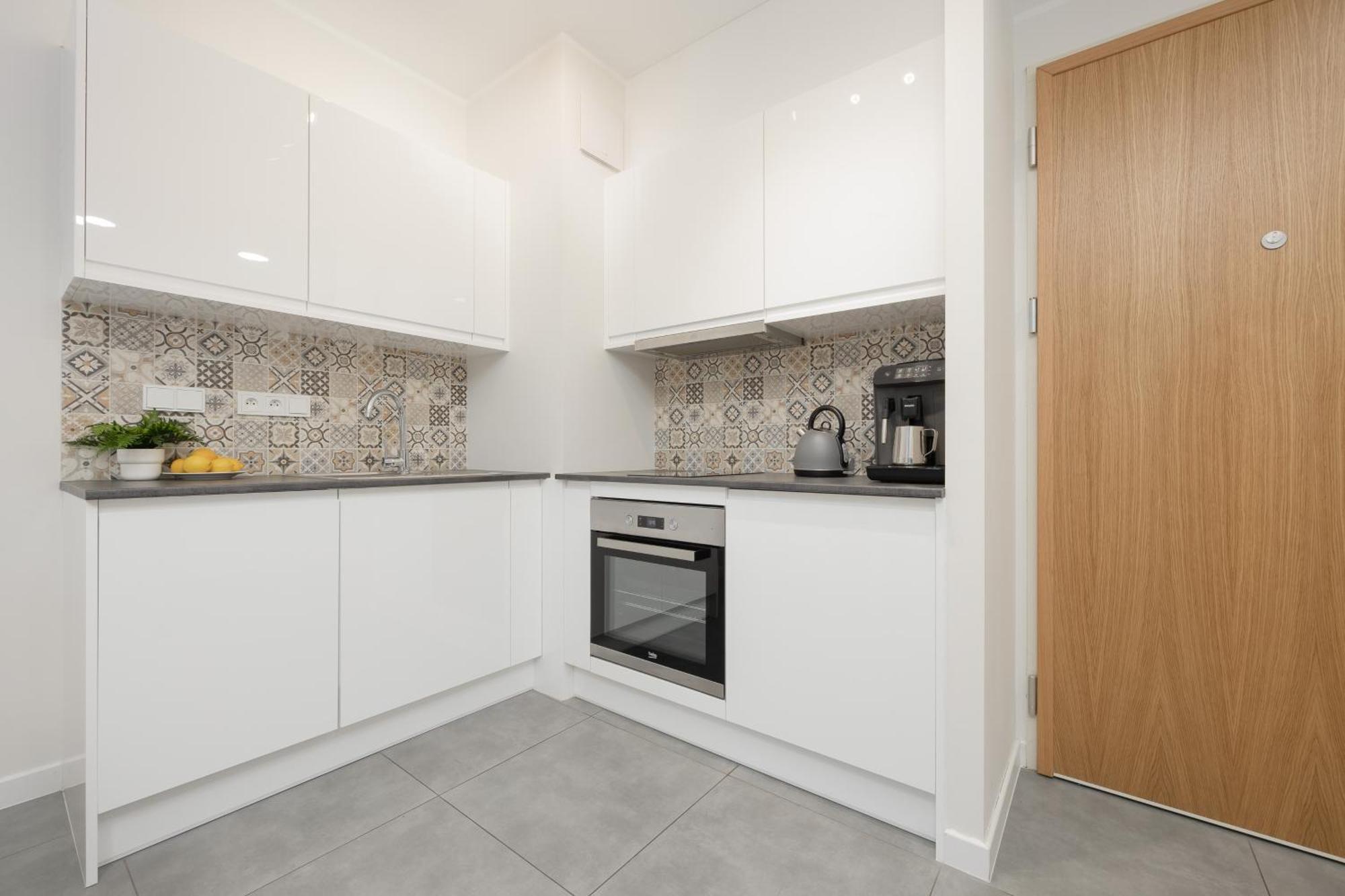 Srodmiescie Warsaw Muranow Apartments With Parking By Noclegi Renters Esterno foto